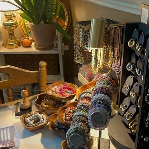 MAKE SURE TO CHECKOUT MY CLOSET